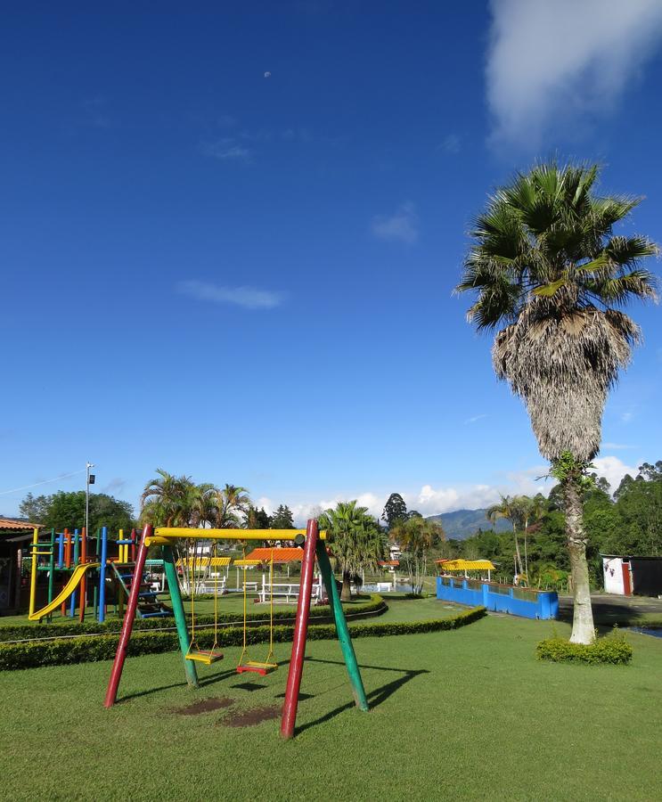 Finca Recreacional Marcelandia Santa Rosa de Cabal Exterior photo