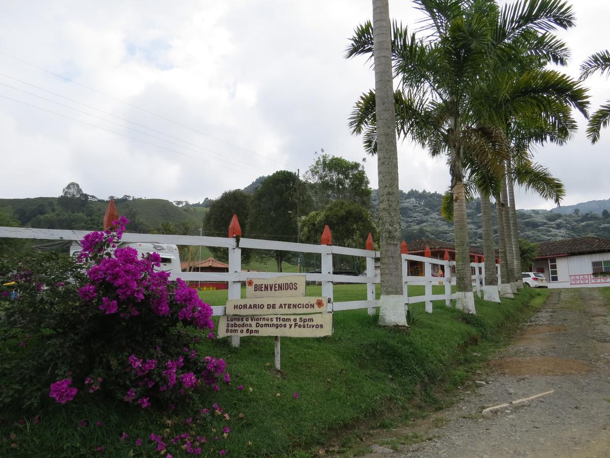 Finca Recreacional Marcelandia Santa Rosa de Cabal Exterior photo